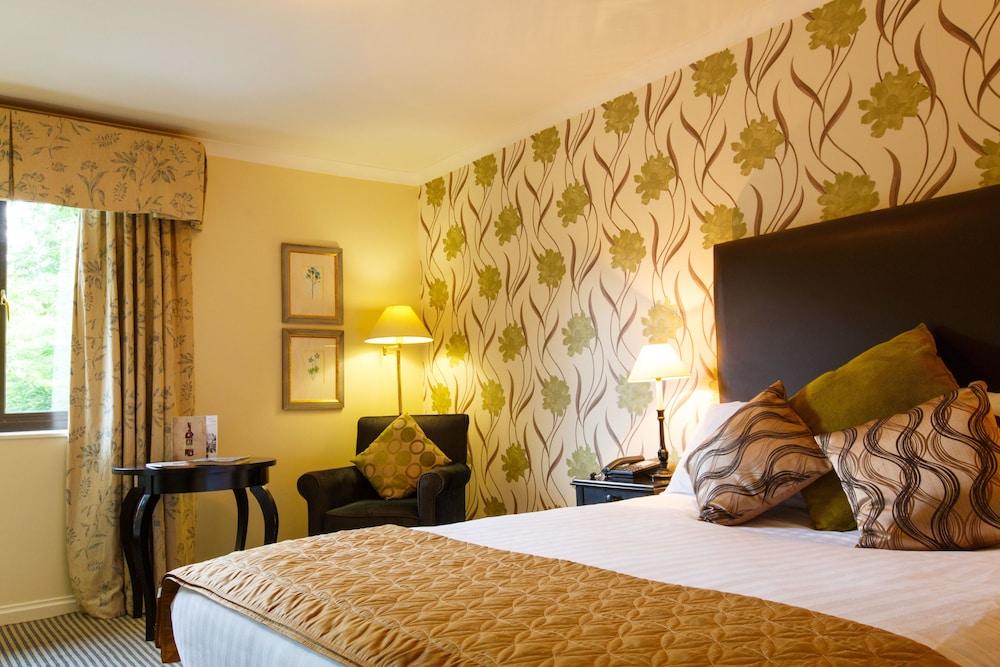Kingston Lodge Hotel Кингстън на Темза Екстериор снимка
